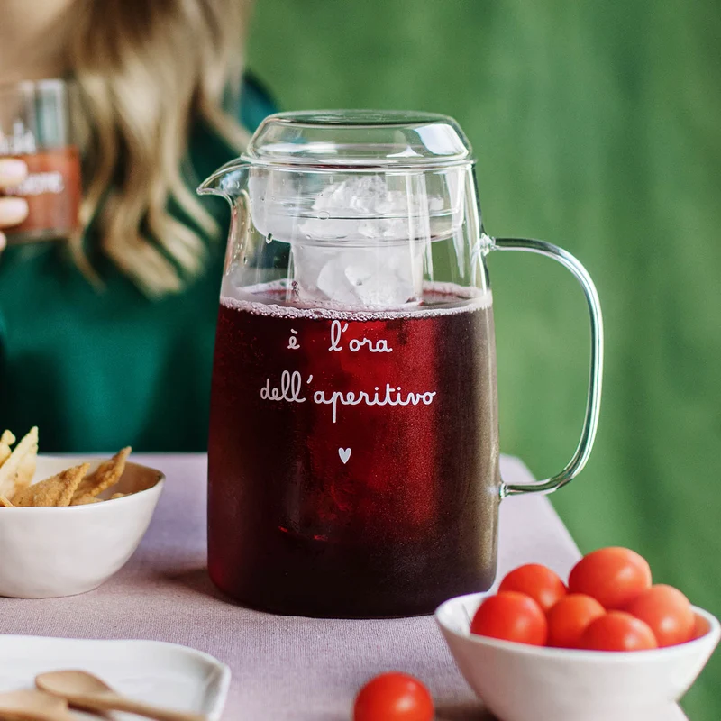 Caraffa con portaghiaccio, E' l'ora dell'aperitivo