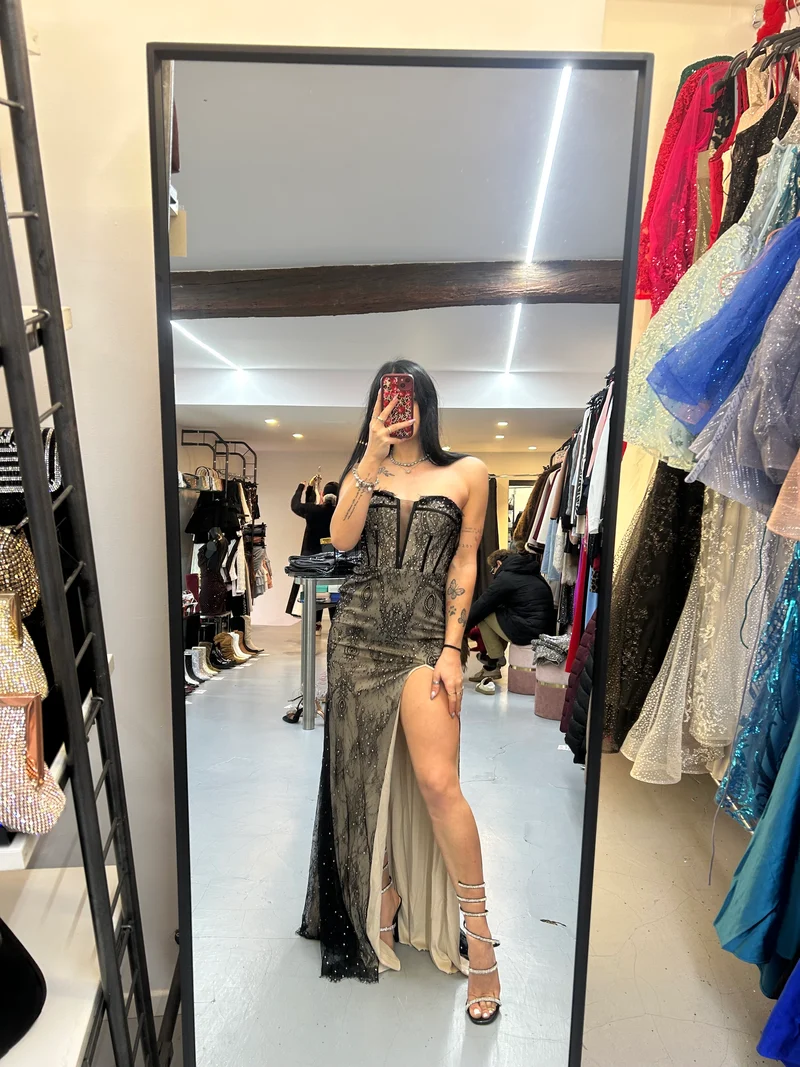 Abito da cerimonia morticia
