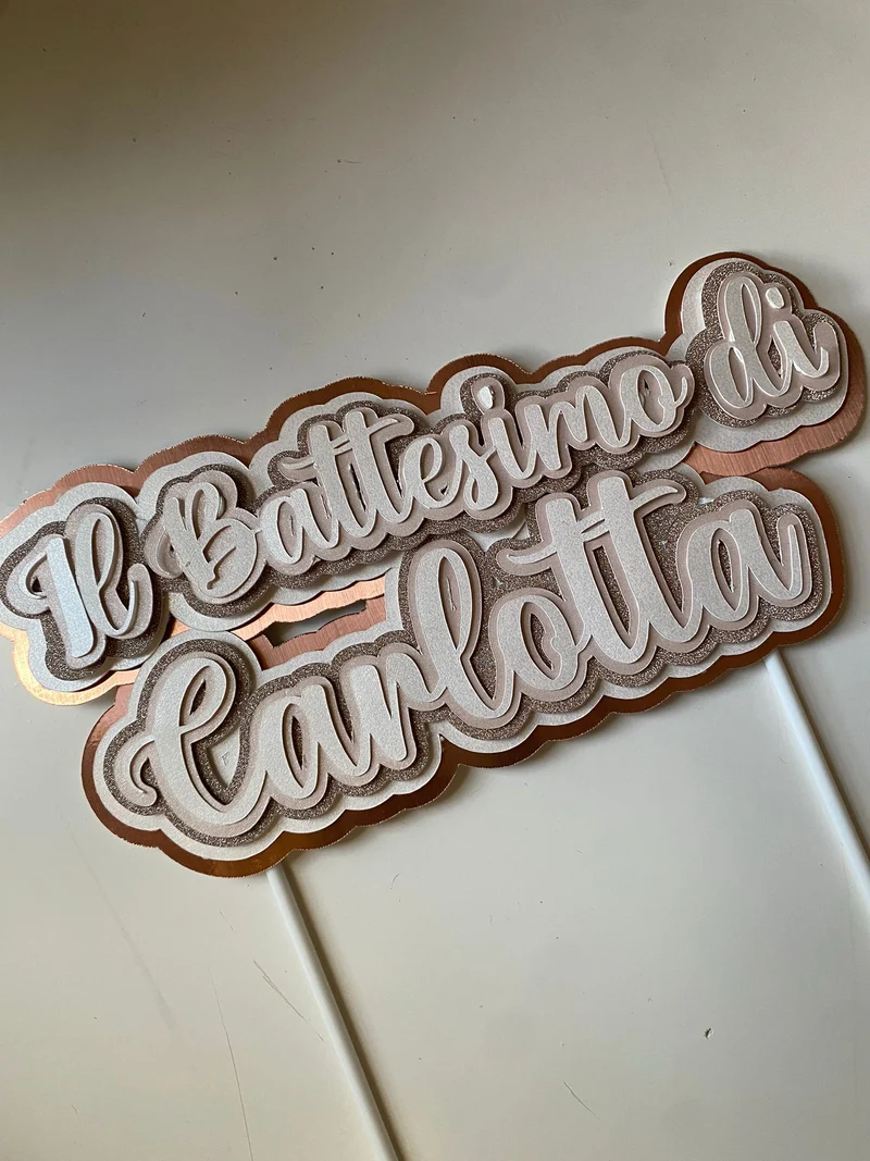 Cake topper in cartoncino