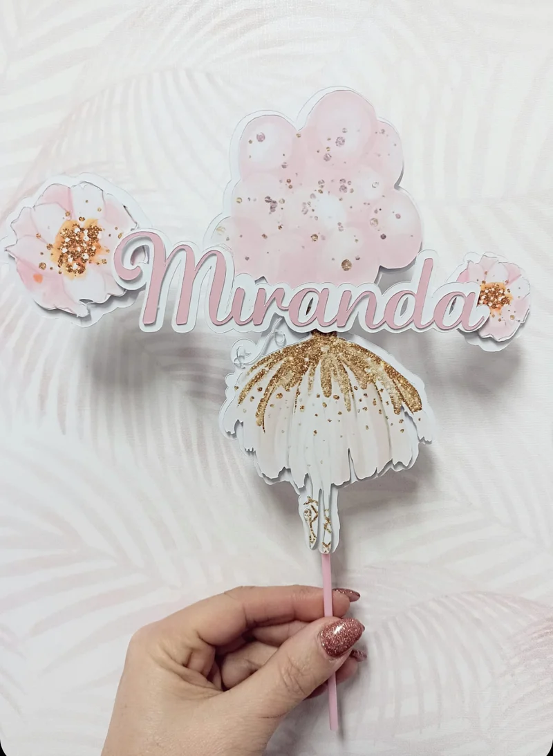 Cake topper in cartoncino